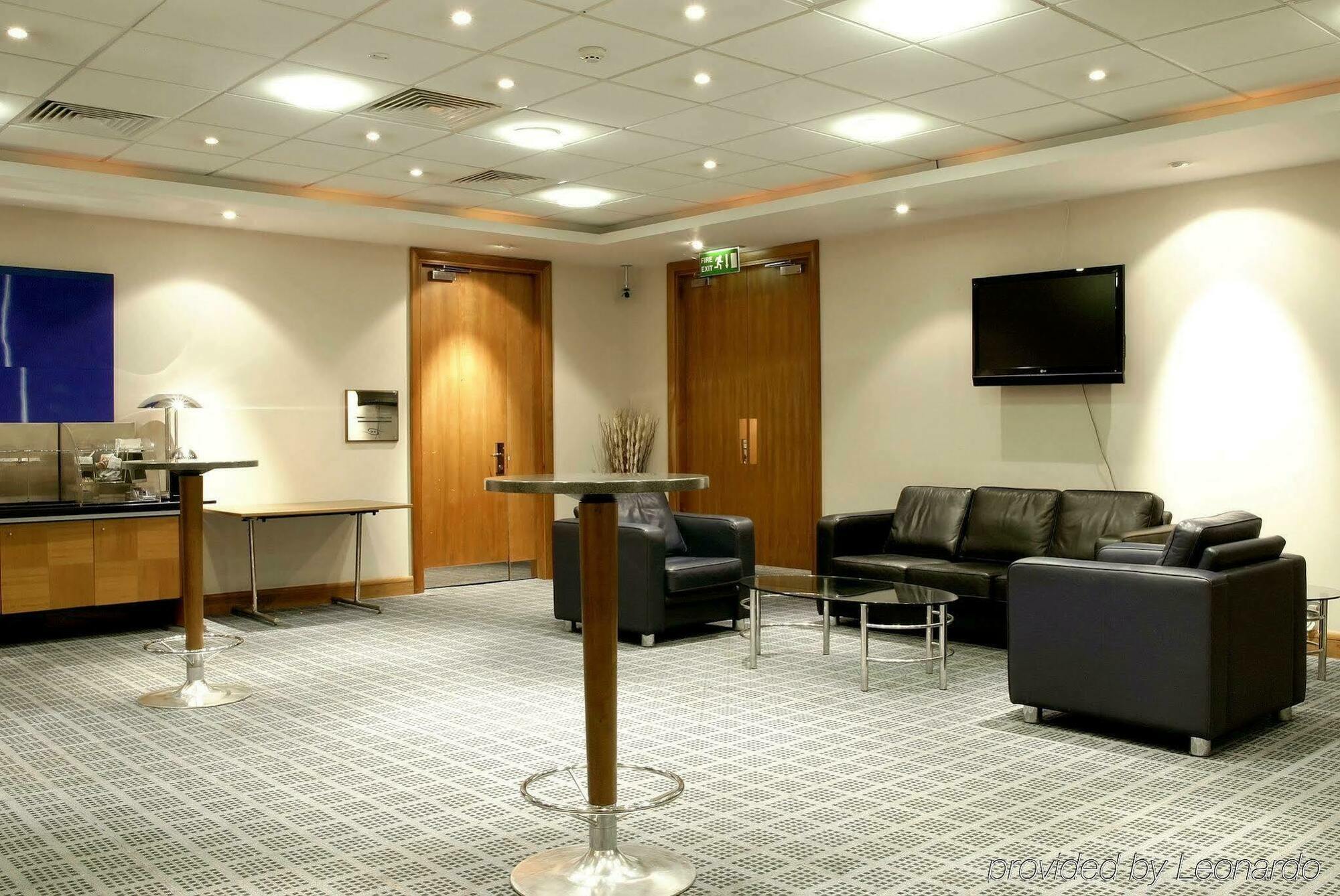 Holiday Inn Portsmouth By Ihg Ресторан фото